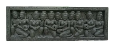 Relieffiguren in rechteckigem Rahmen 50x150cm 
